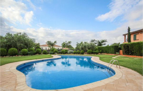 Beautiful apartment in L'Ametlla de Mar with Outdoor swimming pool and 3 Bedrooms